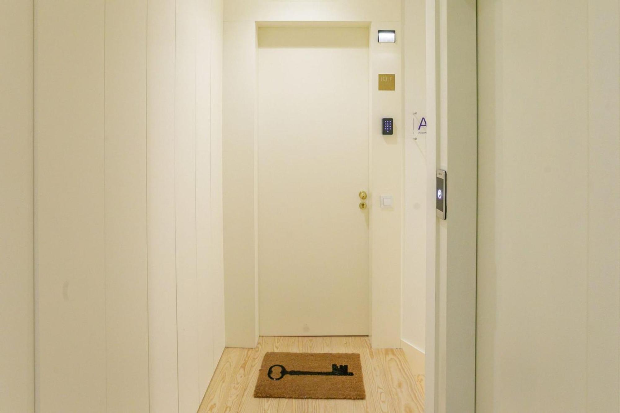 Door 65 - Historical Center Apartments بورتو المظهر الخارجي الصورة